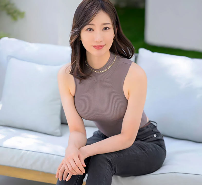 【34歳熟女】「あんな人が嫁さんだったらなぁ...」とオジサンから大人気のスレンダーエロ美乳な美人主婦がAVデビュー！