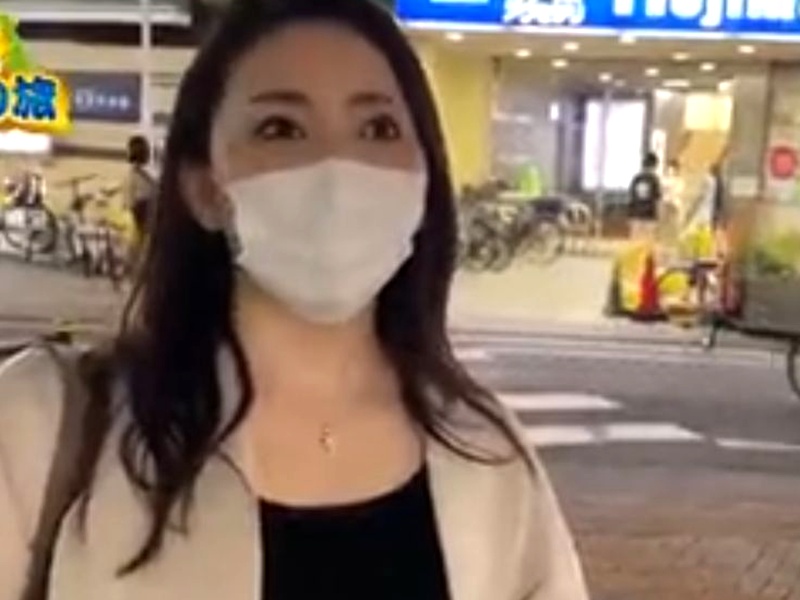 【素人ナンパ】「マスク外したら美人だろうな…」と周りの男が振り返りそうなエロ美乳な美人お姉さんに声かけスケベ行為！