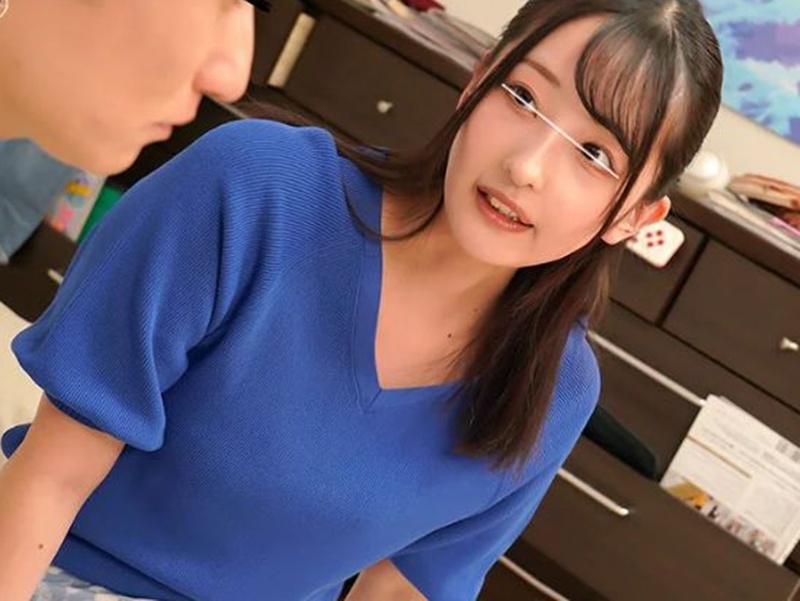 【義理の母】「その歳で童貞なんて…可哀想だわ…」エロ美乳な美人義母が突然出来た息子を不憫に思い体を差し出しますが…