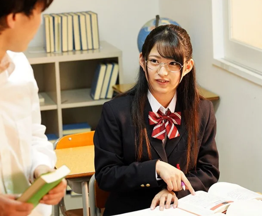 【真面目ギャル】「え？昔はあんな清楚だったのに…」久々に再会した昔馴染みがどビッチなギャルに大変貌！