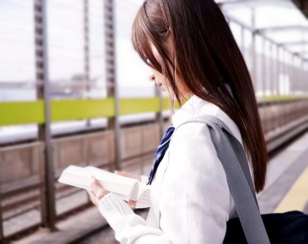 【女子高生レイプ】「あの娘、痴漢しても抵抗しないぞｗ」車内のスケベ行為をSNSで拡散され囲み輪姦されてしまう美少女JK