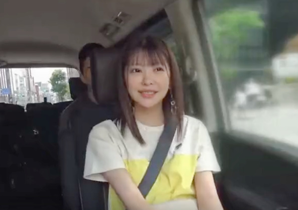 【本物女子大生ナンパ】「ヤバイヤバイ！マジ可愛い！」と女子からも人気のありそうなエロ美乳なギャル風女子大生をナンパ！