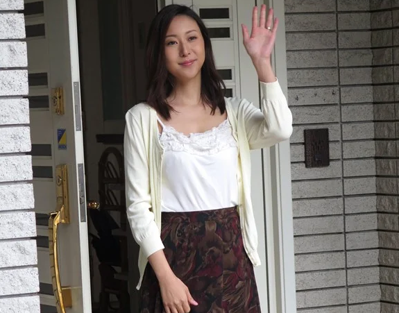 【主婦レイプ】”あなた…許して…私もう戻れないわ…”夫とのすれ違いが続く中で他人棒に犯された奥さんは次第に堕ちていき