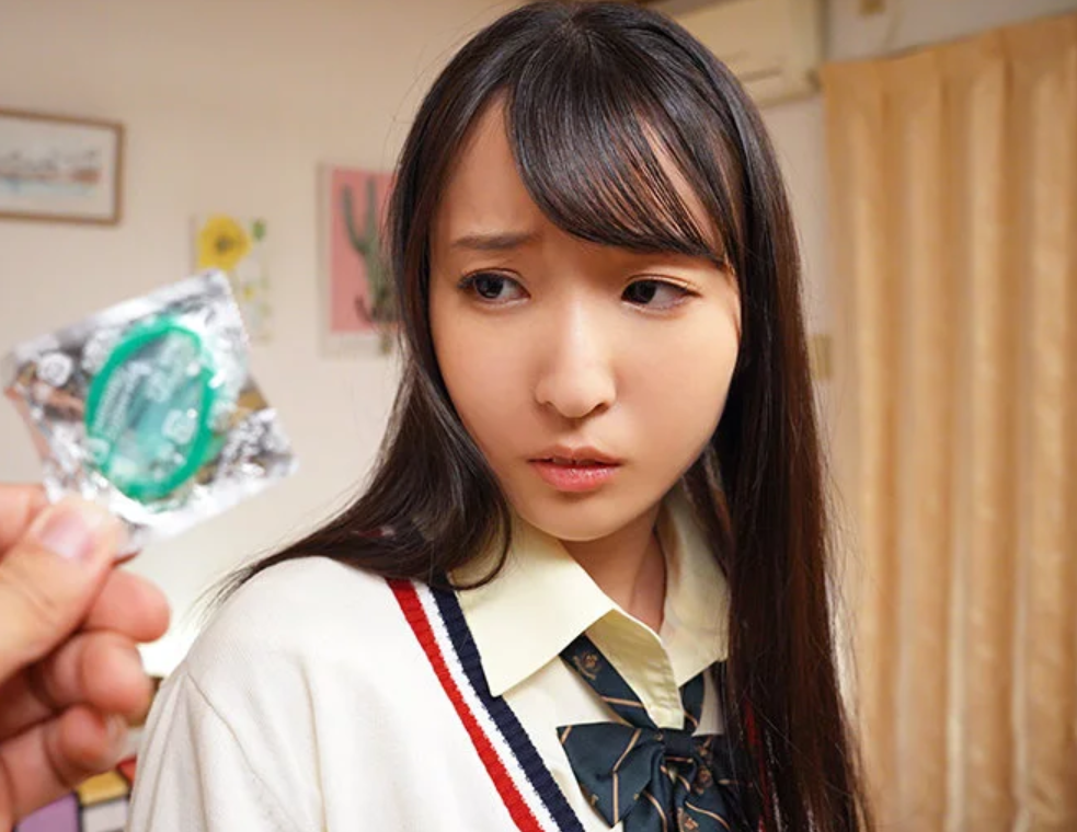 【ロリ巨乳女子校生】「ひどい…ゴム…破れて…」制服姿の美少女女子高生が頼まれて性行為の練習相手になりますが…