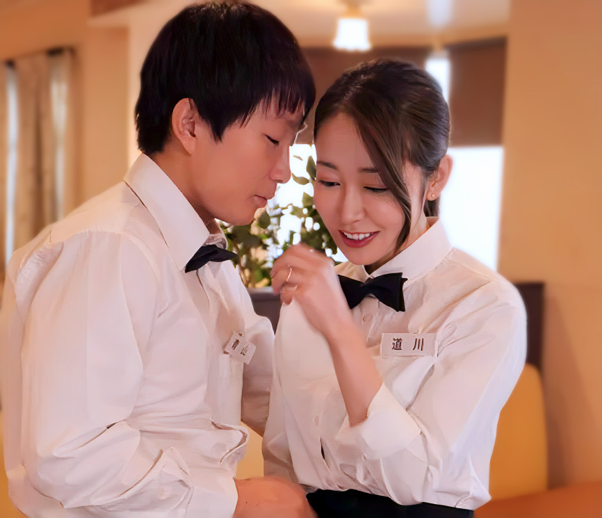 【熟妻NTR】「あなた…今日も仕事で…」妖艶な雰囲気のスレンダーおばさん熟女が勤務先男と不倫性交！篠田ゆう