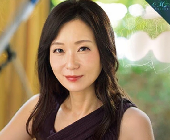 【五十路のおばさん】「もう我慢できません…！！」エロ巨尻な美人主婦が息子の友達に欲情されて不倫行為しちゃう！