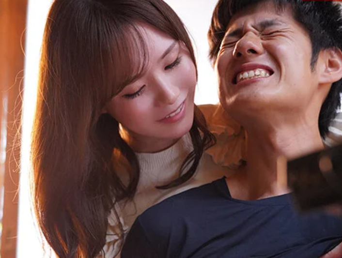 【幼なじみのお姉さん】「セックスの練習…シてあげようか…？」痴女属性の近親の姉はマチアプで男を漁るビッチ美人で…