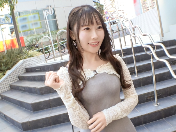 【素人ナンパ】「彼氏いないんです（笑）」スレンダーエロ美乳なギャル風美人お姉さんが声かけられラブホでスケベ行為！