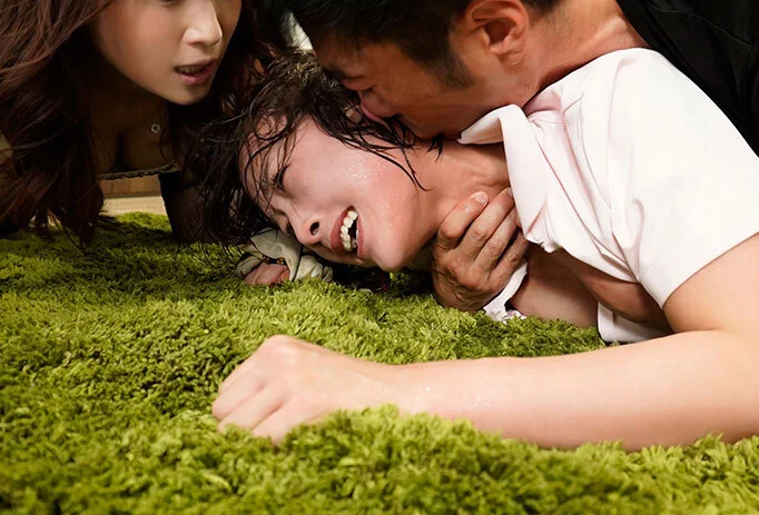 【おばさん看護師】”お願い許してっ…悪気はなかったのっ…！”病院の院長をたぶらかして寝取った女を夫人が懲らしめレイプ