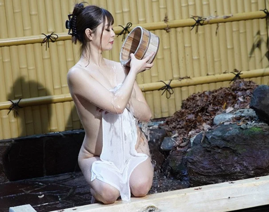 【寝取らせ温泉】”嫁を寝取ってほしいんです…俺の欲望のために…”夫に仕組まれデカチン男優に抱かれて欲情する熟女