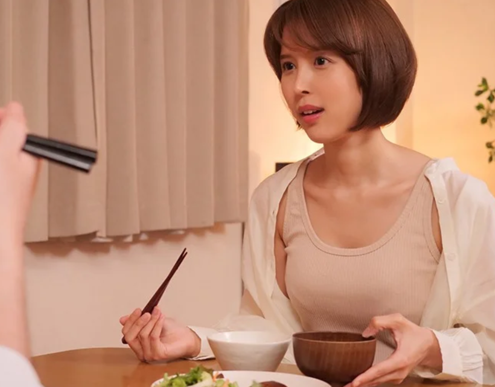 【ムラムラ奥さん】”私の溜め込んだ性欲がついに解放できるのね♡”仕事で１ヶ月我慢した夫婦は帰ってきた途端発散しまくり