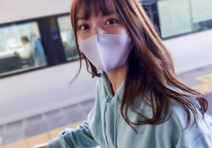 【美少女】「本当に彼女とデートしてるようだ…」マスクを外すと超絶美人な令和の美女がスケベ旅行でエロ行為！
