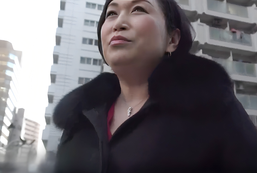 【50代オバサン】”こんなおばちゃんナンパしても何も出ないわよ？ｗ”街ゆく熟女をターゲットに尻責めをしたらヤバかった