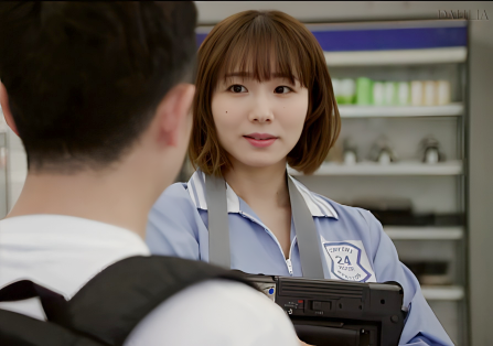 【店主の嫁】”奥さんなんか元気ないですよ…？”夫とのセックスに満足できない美女が若いバイト学生に惹かれNTR不倫へ