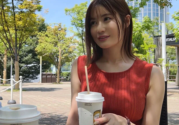【倦怠期中の奥さん】”欲求不満過ぎて性欲が爆発しそうです…♡”旦那が出張で不在なのでご不満な奥さんが部下とハメ合う