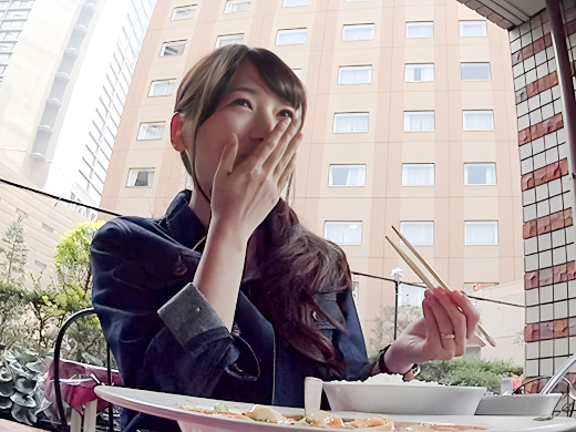 【27歳人妻】二ヶ月間も口説かれるなんて思ってなかったです…♡”幼顔の美人若妻を口説き続けたら実はレスだったようで…