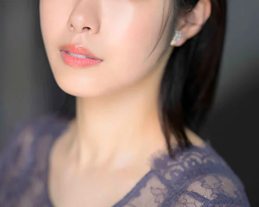 【３０歳の奥さん】”もう普通のセックスじゃ満足できなくて…”清楚な仮面を脱ぎ捨てて卑猥に輝く性豪新人が登場！