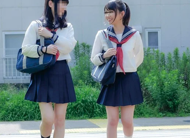 【JKレイプ】”可愛いターゲット見つけたぞ...ｗ”制服細身のエロ体型な美少女女子高生が強制イラマで精神崩壊寸前！